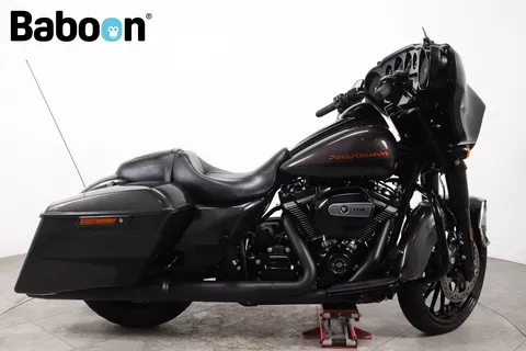 Harley-Davidson Street Glide FLHXS Special 114