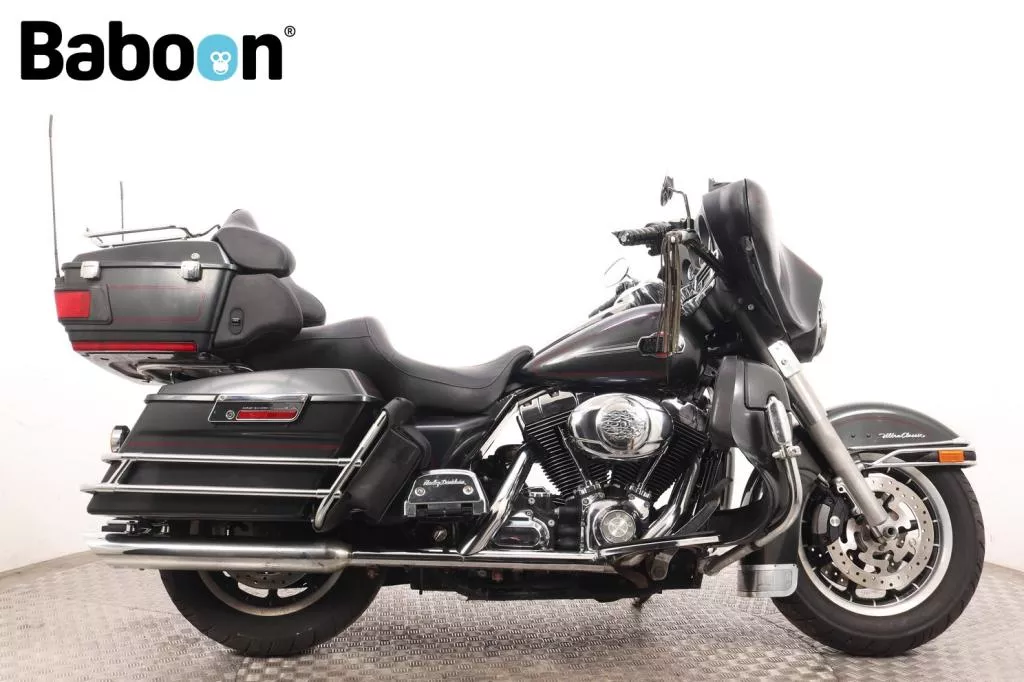 Harley-Davidson FLHTCU Ultra Glide Classic